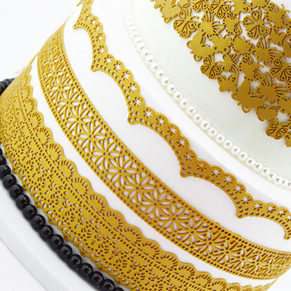 Fine Border Lace Mat